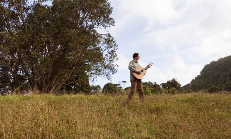 Dave Flynn field wide shot web res