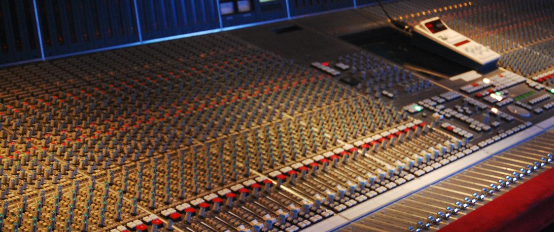 Mixing desk banner soundcheck resource