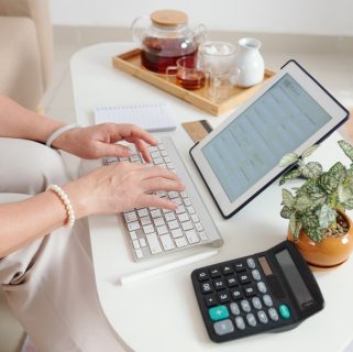 Woman entering banking information 2025 02 11 13 53 41 utc 1