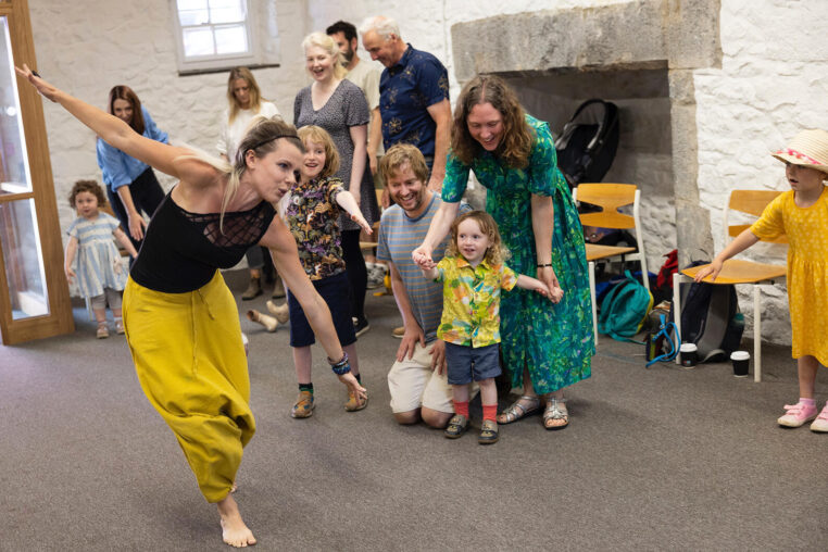 Kasia Eliasz with kids