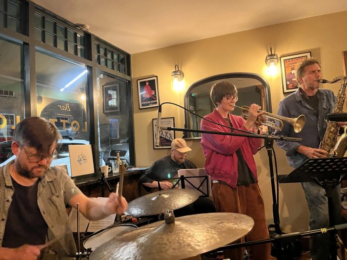 Smiodair quartet live